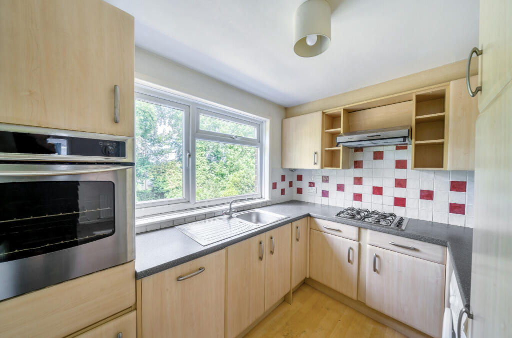 1296906-19-682b3c...