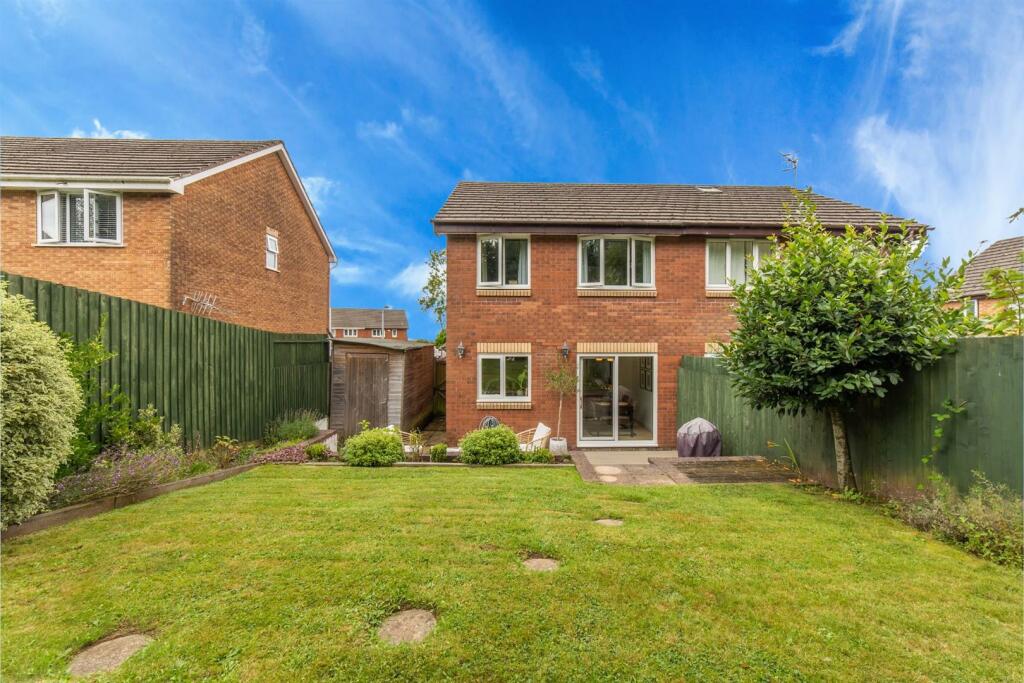 12 Paddock Close 3.jpg