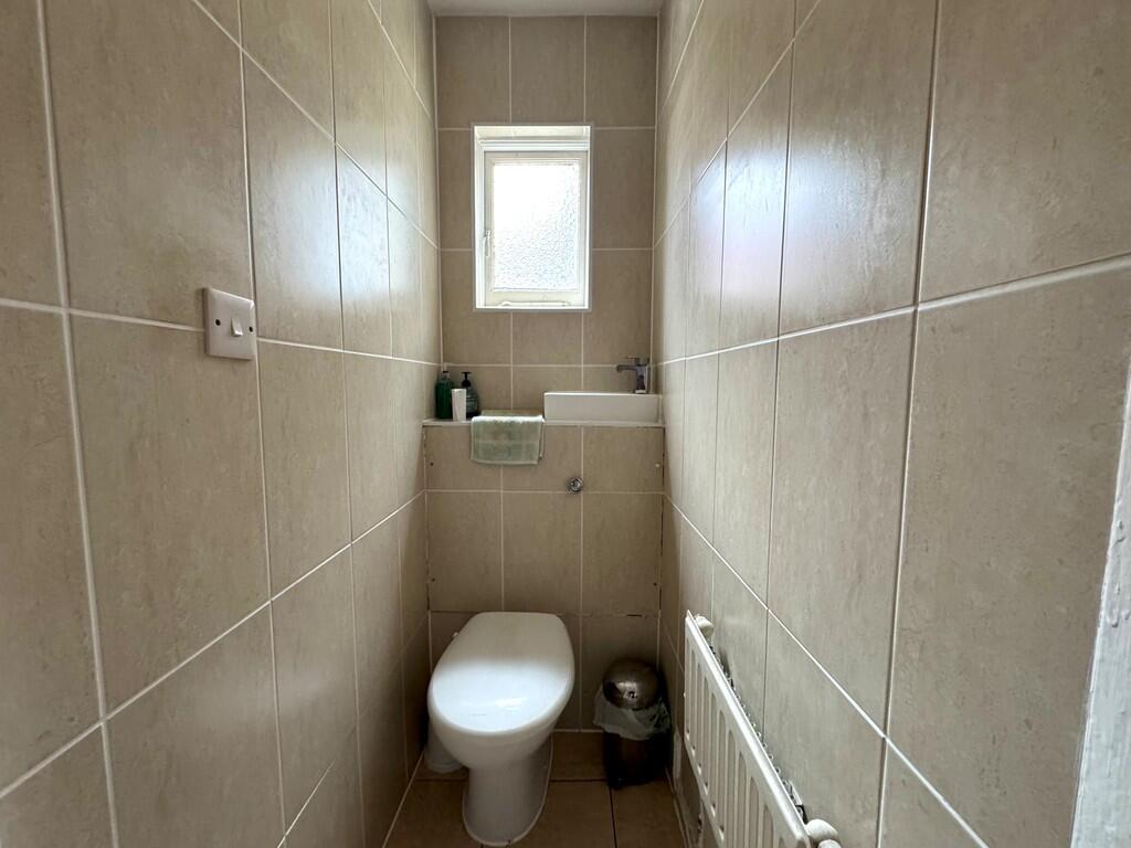 8a Hamlet Road wc