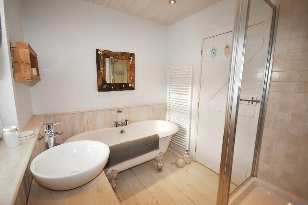 BATH SHOWER ROOM
