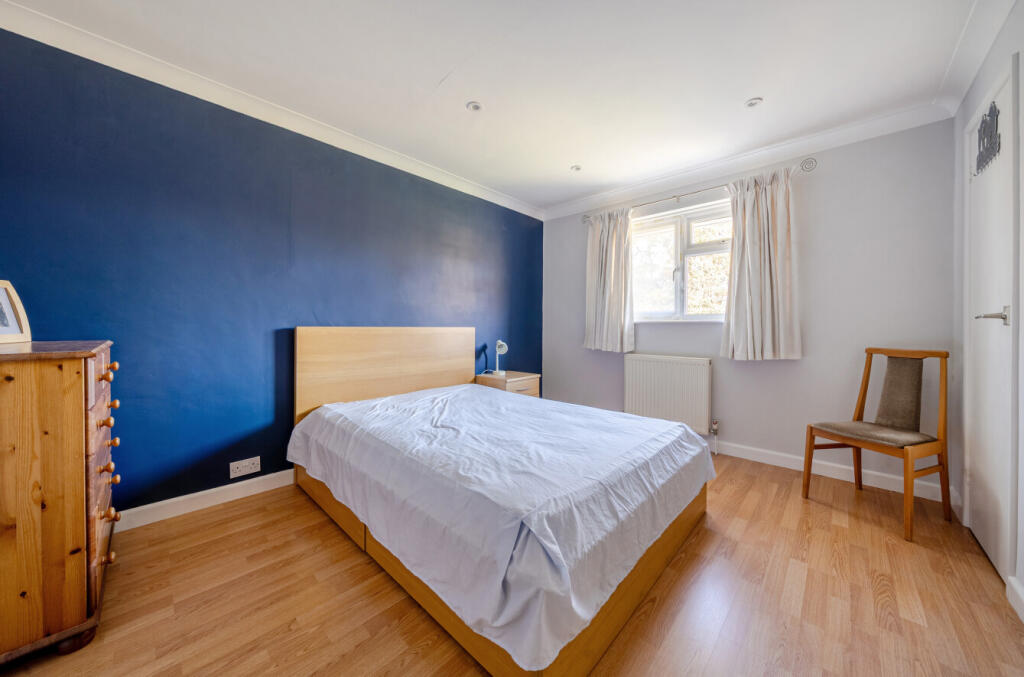 1384608-15-692045...