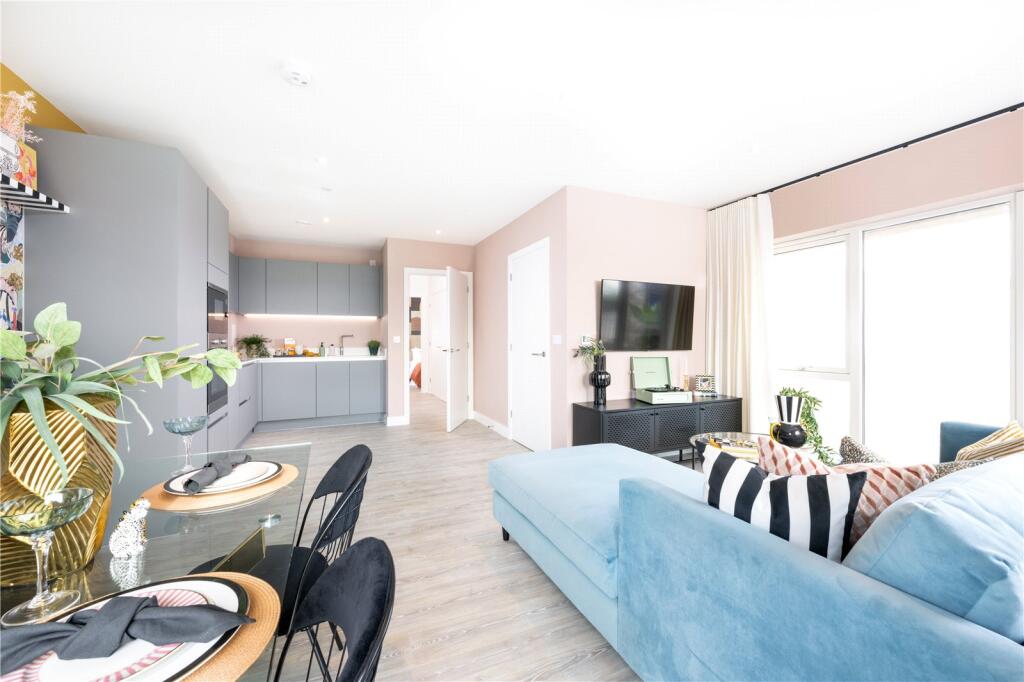Show Apartment