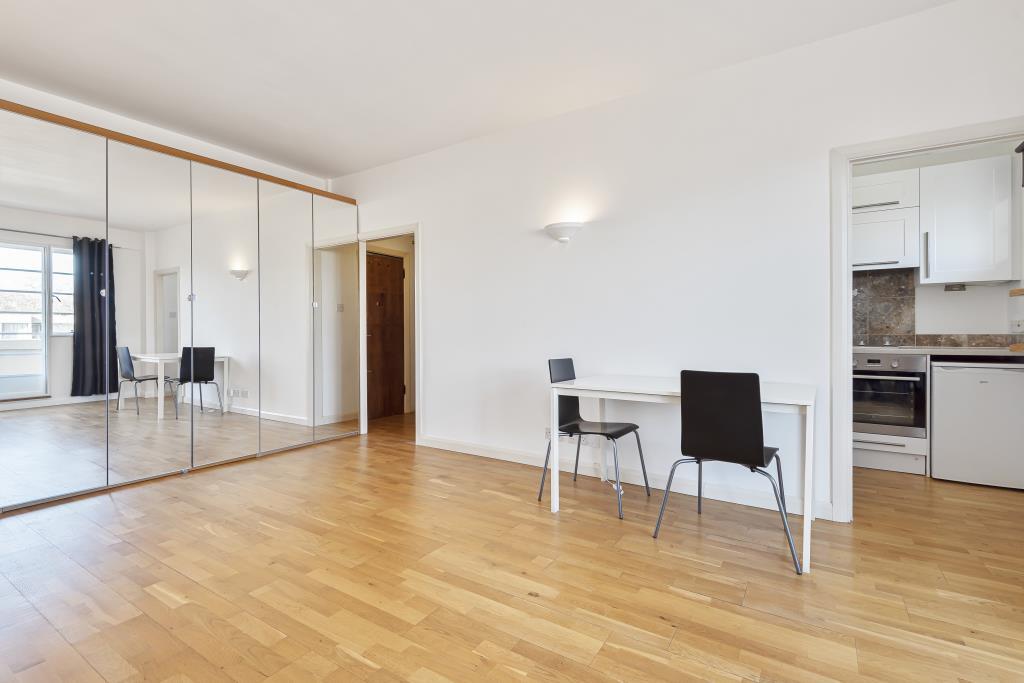 Reception Room/Bedroom