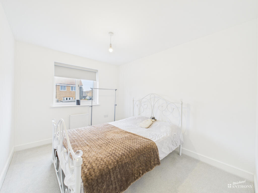 CAM02773G0-PR0369-STILL012