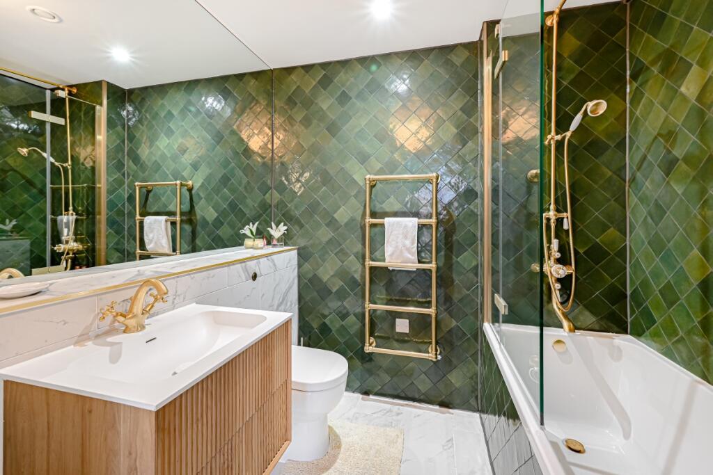 Apt 8 The Regent ...