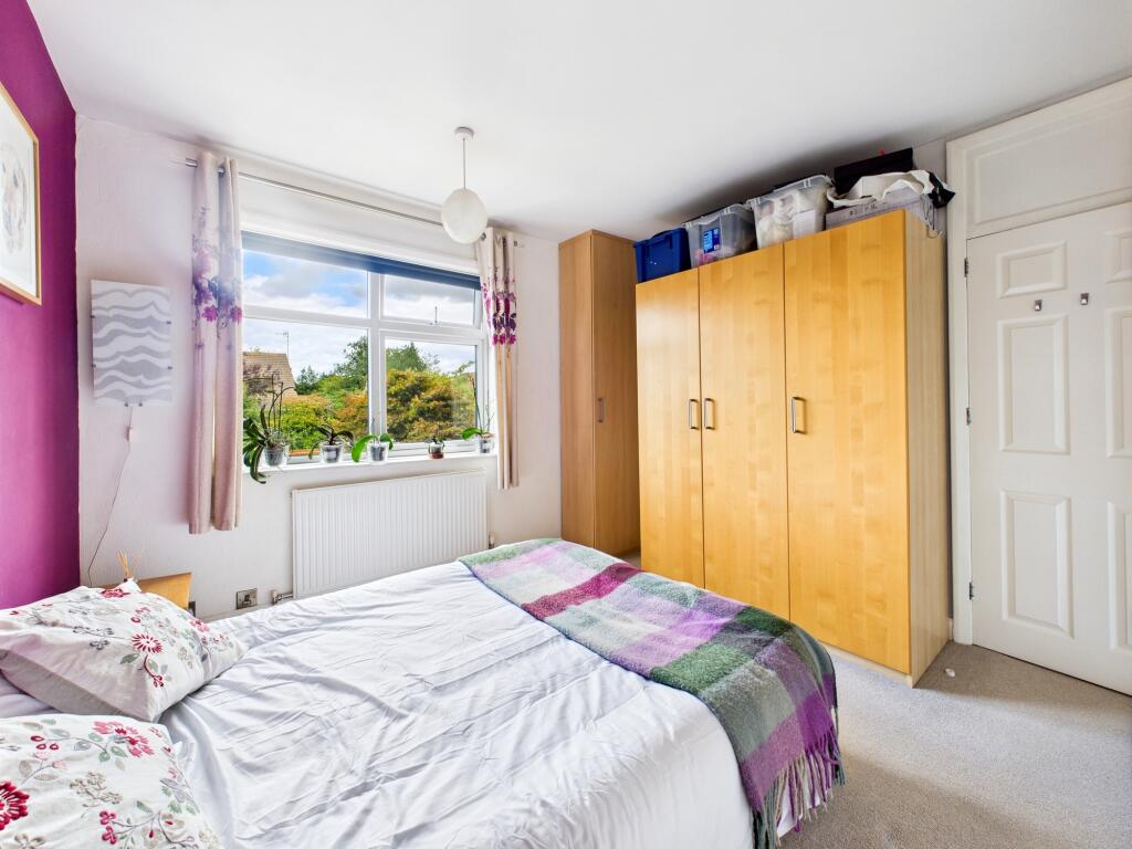 CAM05192G0-PR0122-STILL022