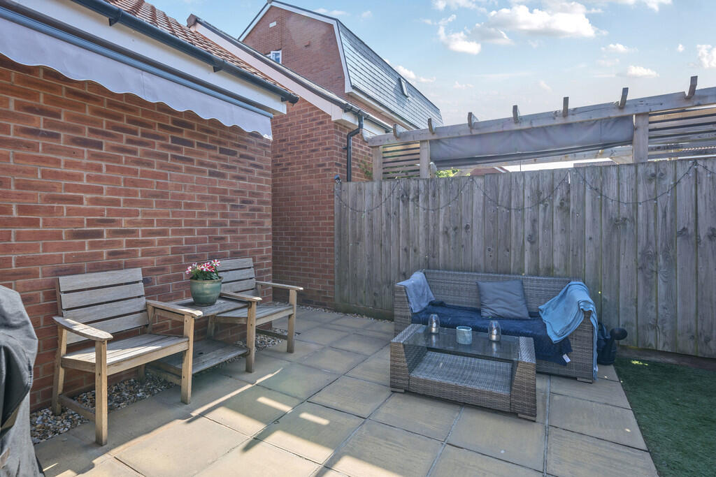 1296998-4-682c4a3...