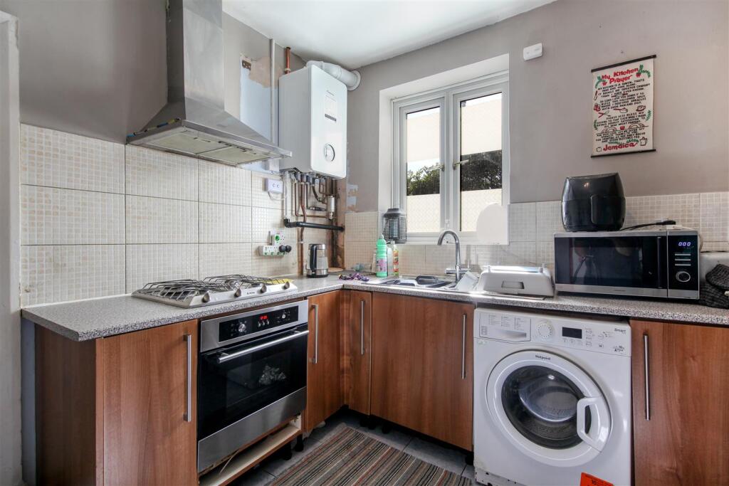 King Alfred Avenue - qhGTZ26uzdP1XV665HYS.jpg