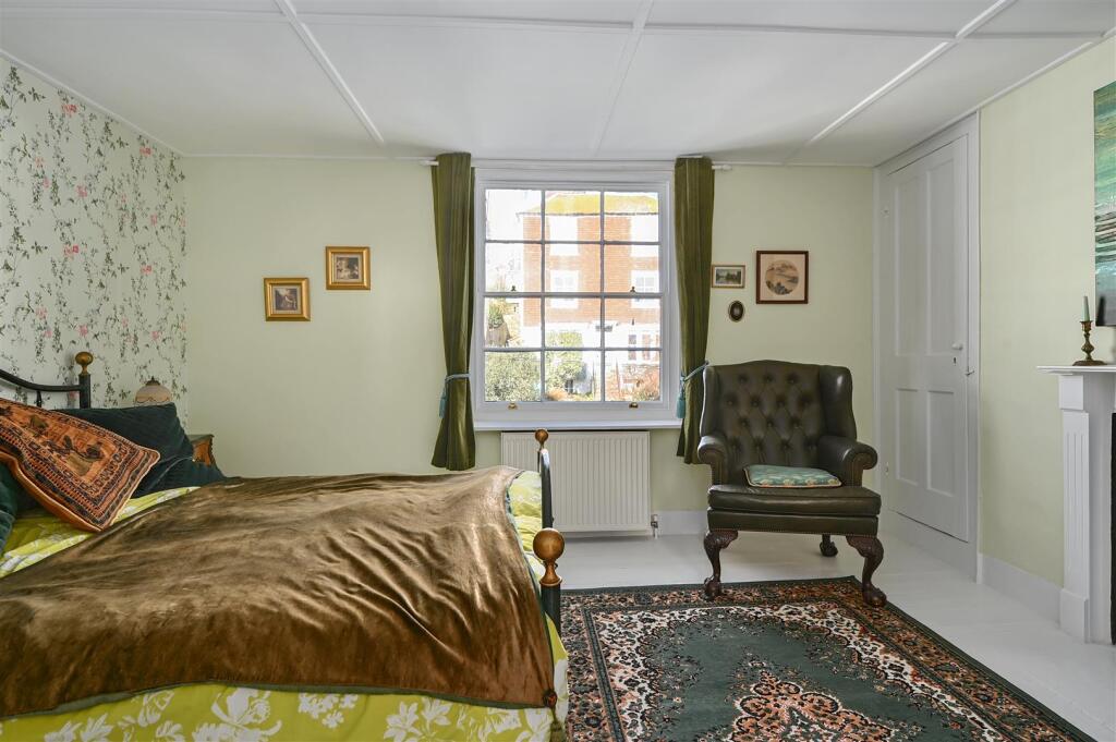 11 Hill Street TN34 (45).jpg