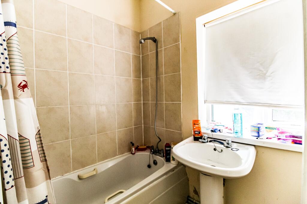 Brook Bathroom 1