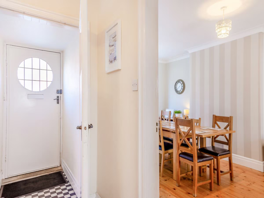 b9ab55c8-d3c6-440a-949f-84edfc767d95