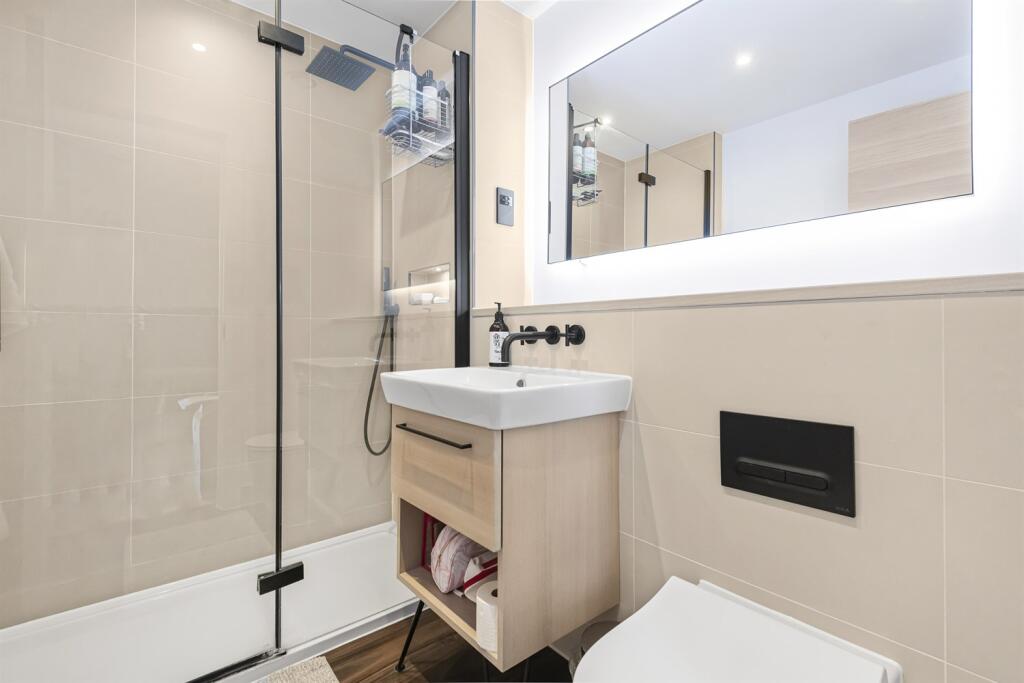 En-suite shower room