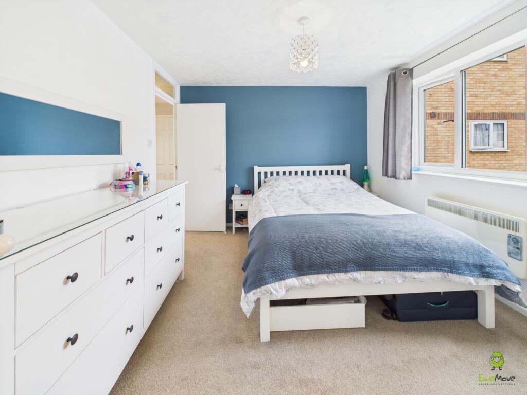 Pinecroft Court Available For Sale With Clinton Cr