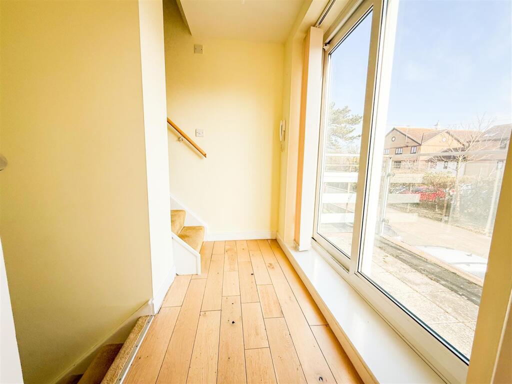 FIRST FLOOR HALLWAY