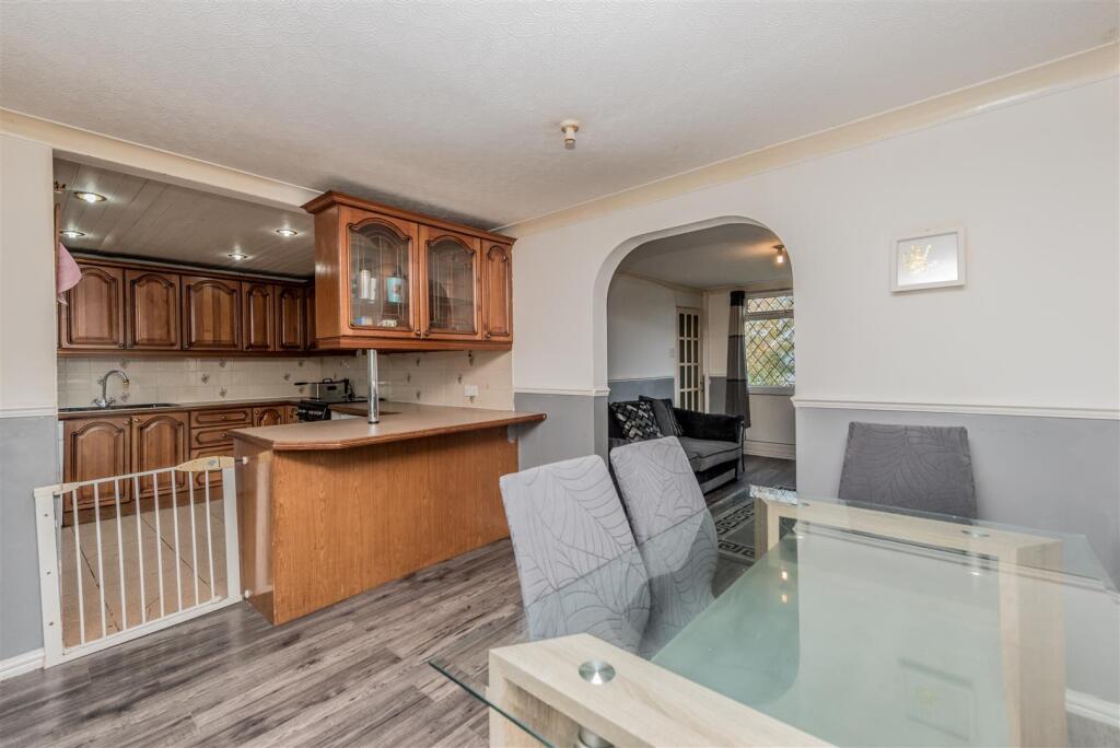 Fitted Dining Kitchen: