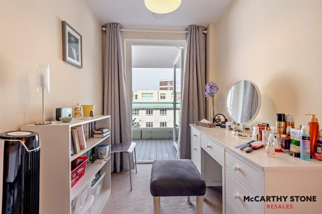 8615072-interior12-800.jpg