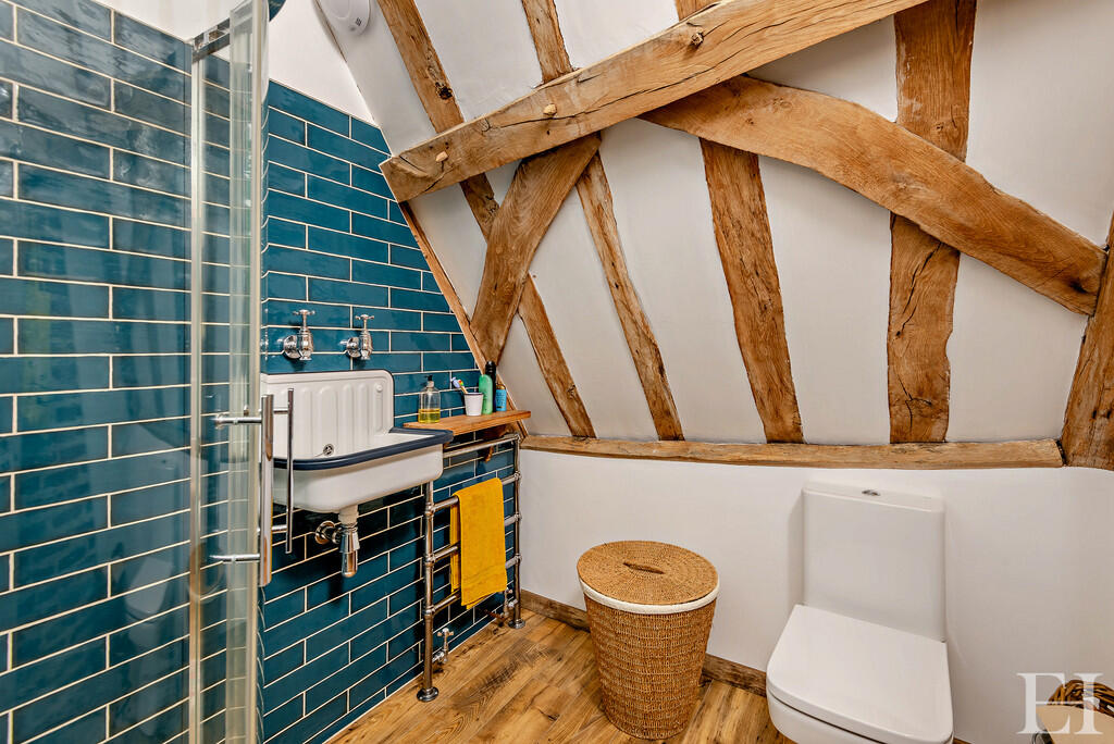 8640802-interiorW...