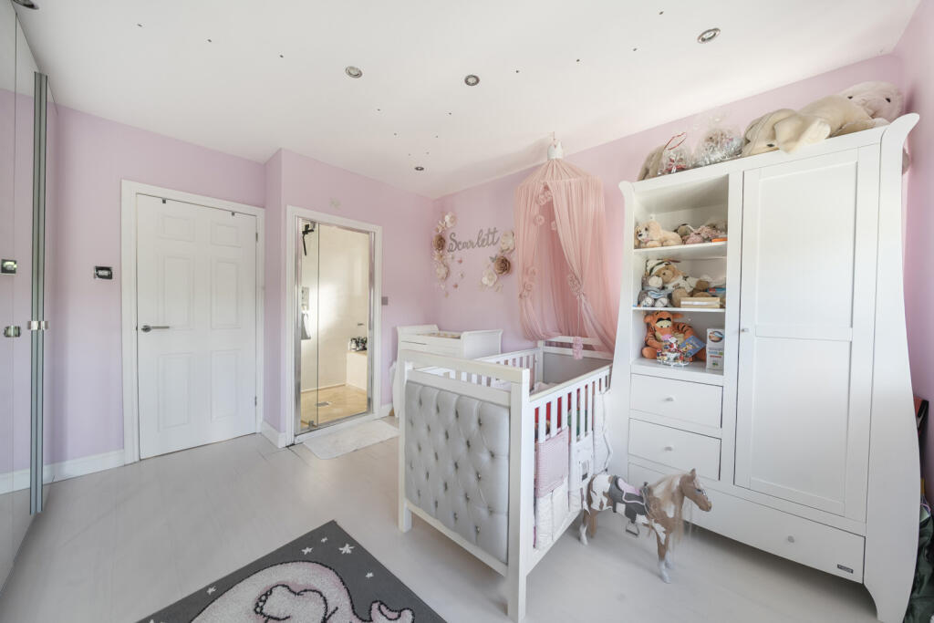 1353708-5-68c3eed...