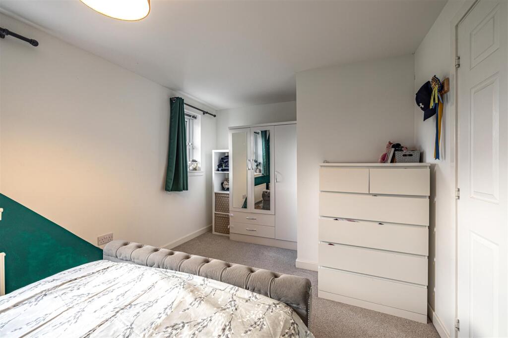 28 Knoll Park Galashiels 21.JPG