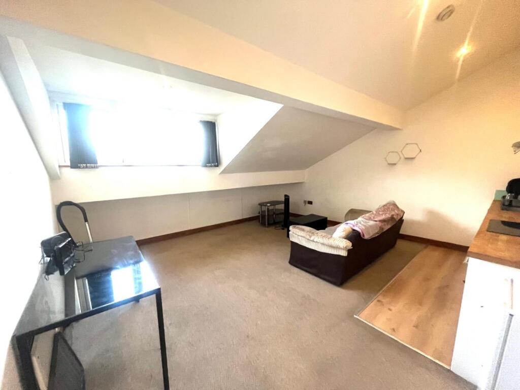 WhatsApp Image 2025-02-04 at 15.42.48 (3).jpeg