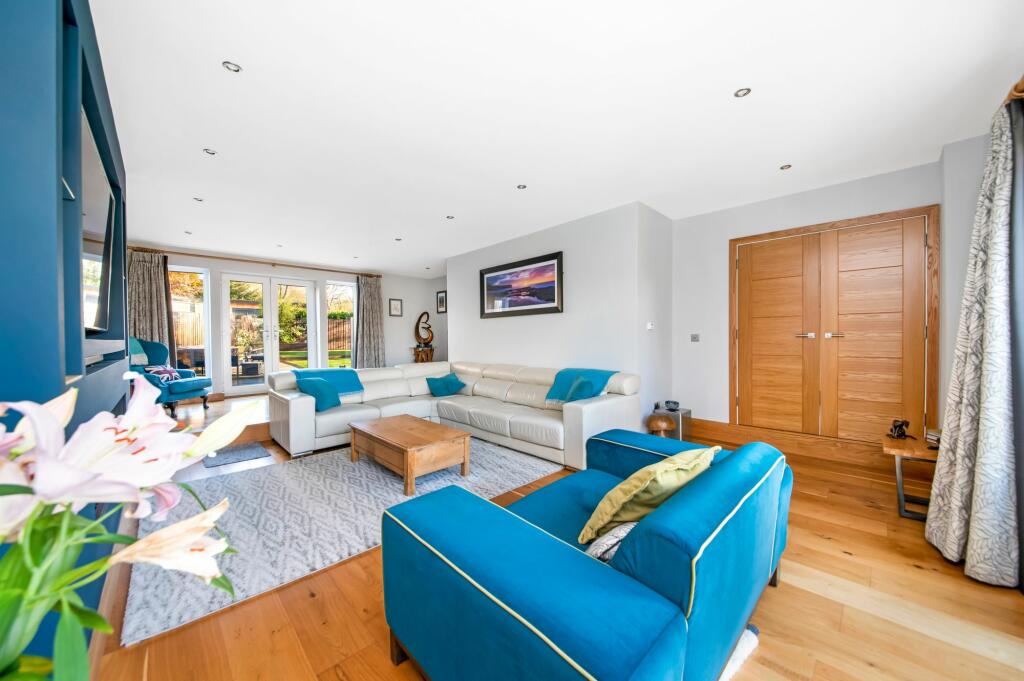 SITTING ROOM
