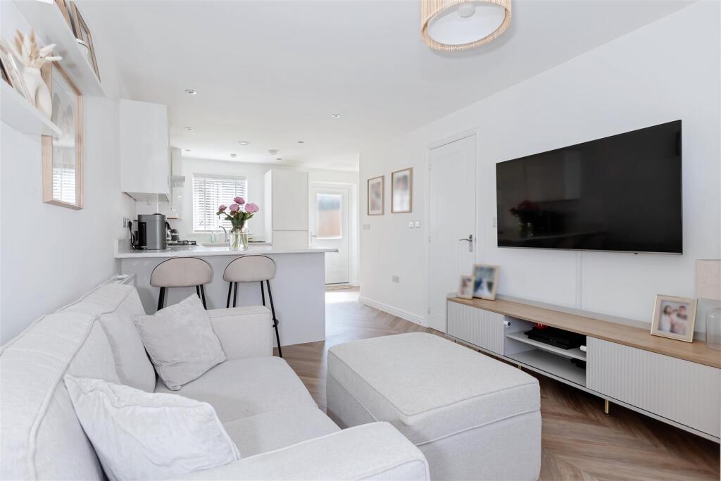 For Sale by Aspire Residential | Gerbera Road