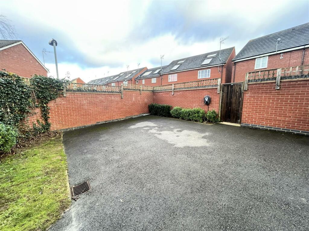 Narrowboat Lane, Northampton