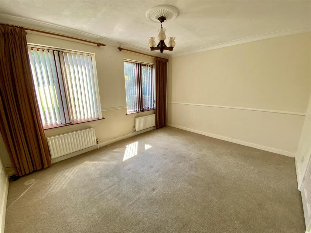 Bramleys Estate Agents - Hopton Lane - Mirfield (2