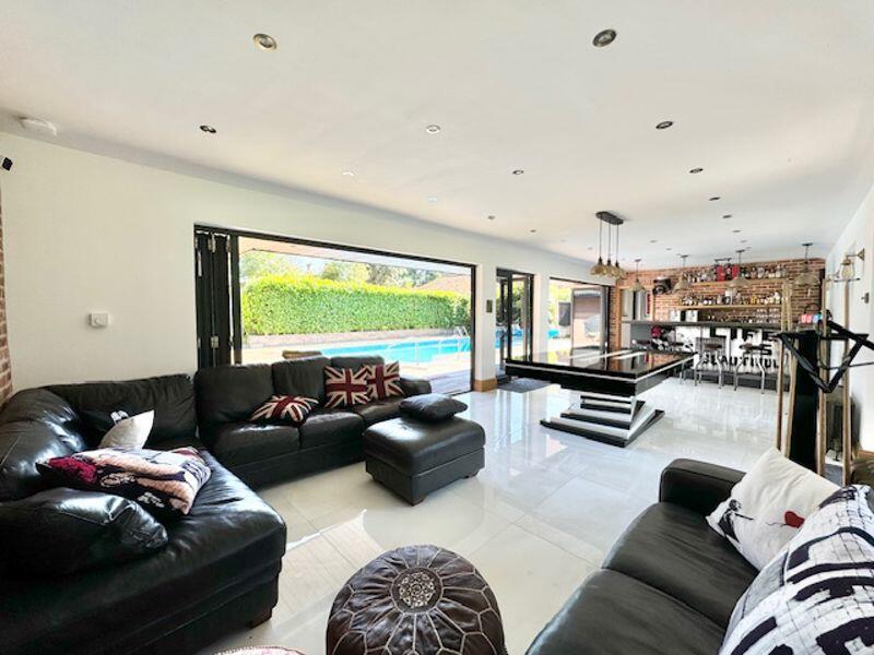 Summerhouse internal 