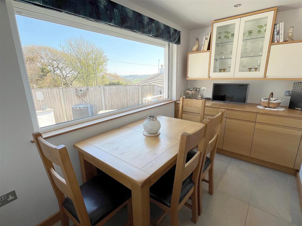 Dining Room.jpg