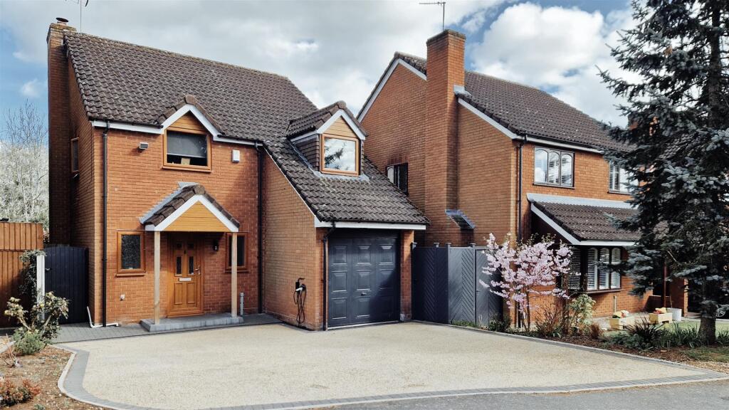 Pinewoods Avenue Hagley 1.jpg