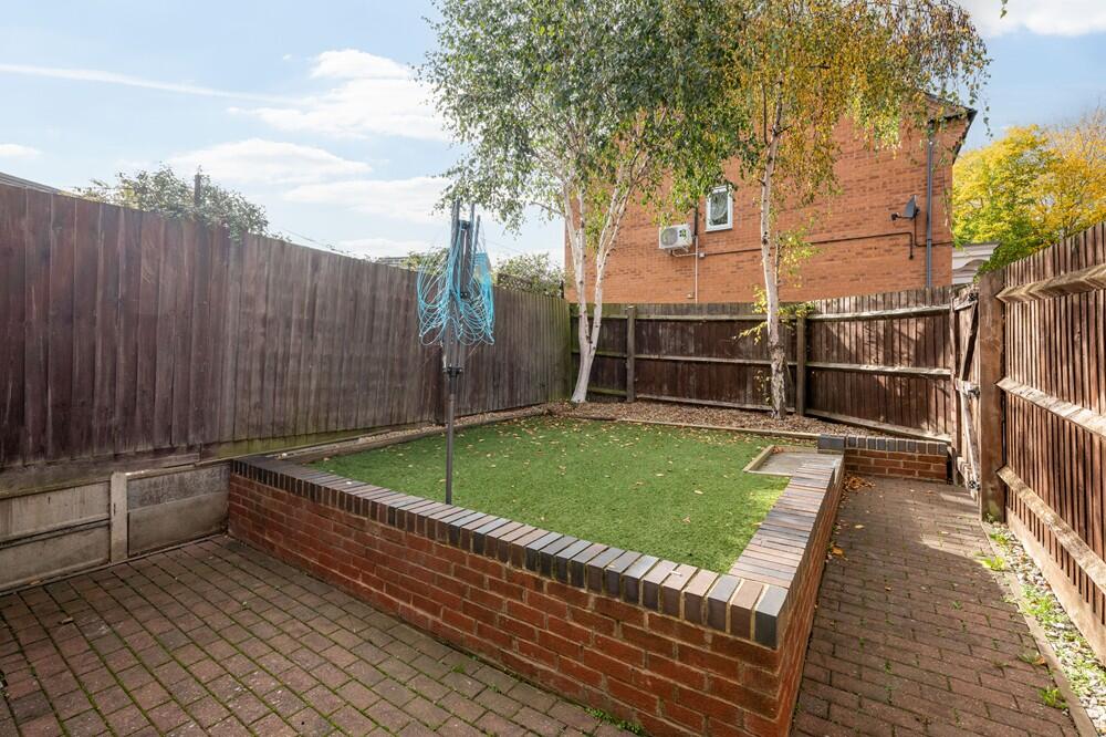 251022 - 15 Blackwell Close, Higham Ferrers - 05