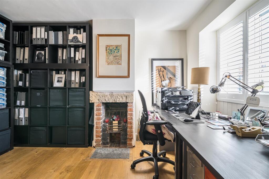 Double Bedroom 3 / Home Office