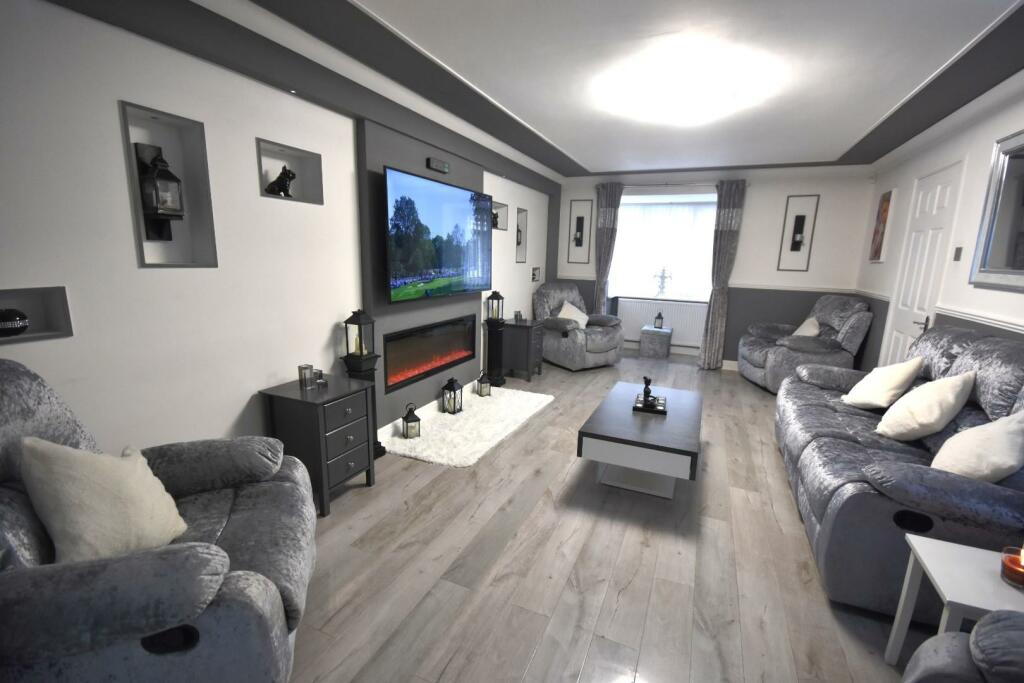 FAMILY LOUNGE
