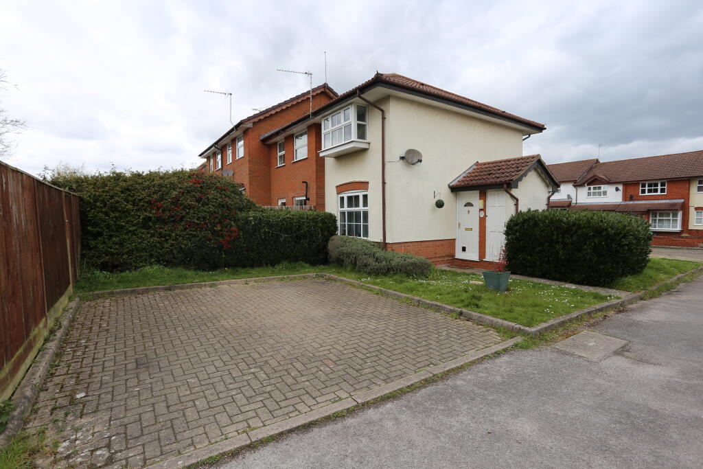 1 bedroom Semi Detached for rent