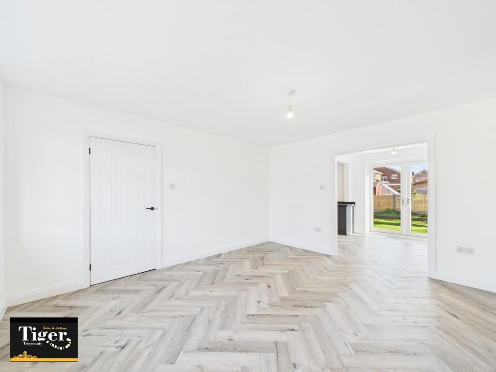 CAM02176G0-PR0540...