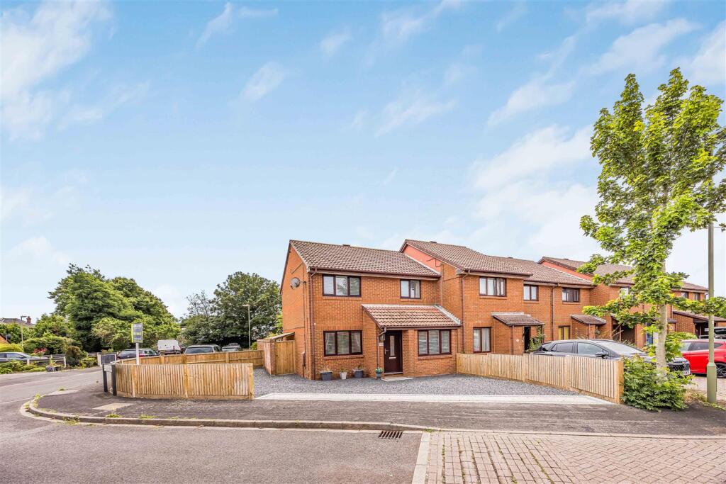 100 Fathoms Reach, Hayling Island-Small-PorticoMar