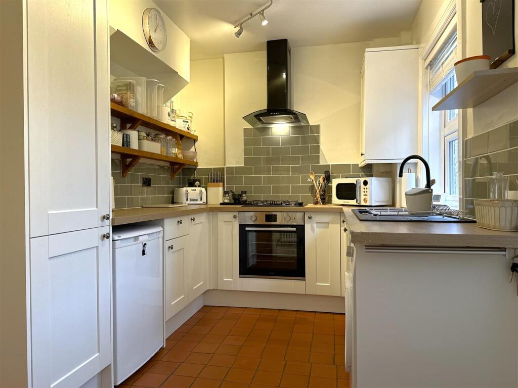 Contemporary Kitchen 649