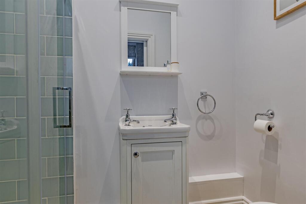 Bedroom 2 En Suite-1.jpg