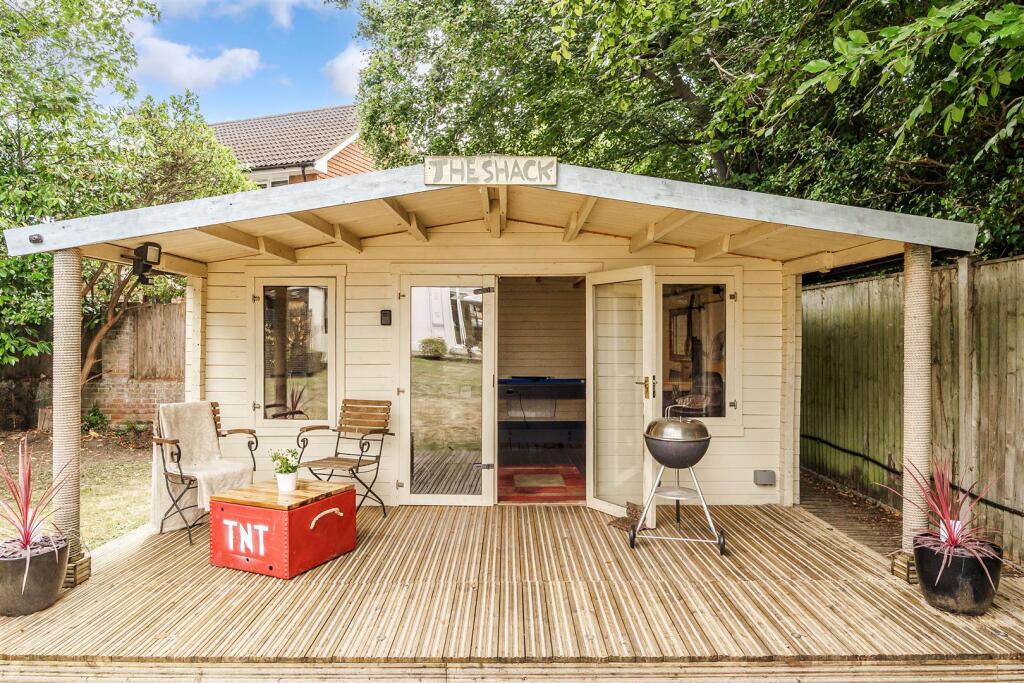 WHITESHORSE DRIVE (18).jpg