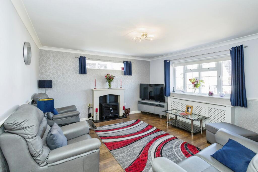 Attractive lounge