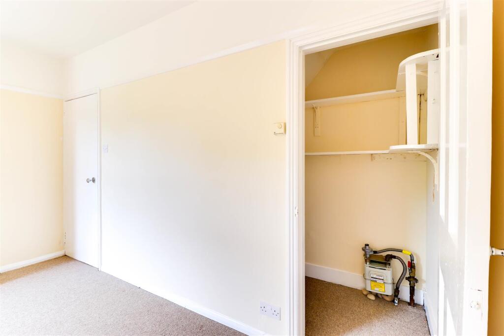 Storage in Rec.2.jpg