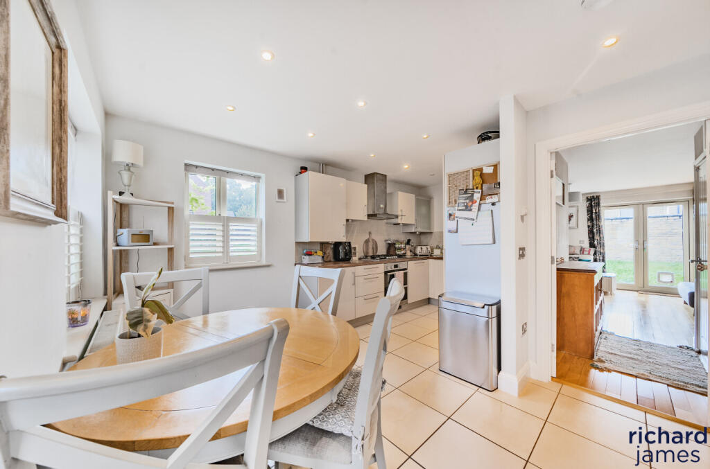 a48f8ed9-ad3c-4d4...