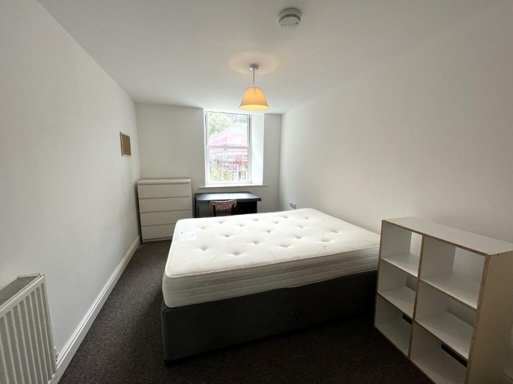 Bedroom 1.JPG
