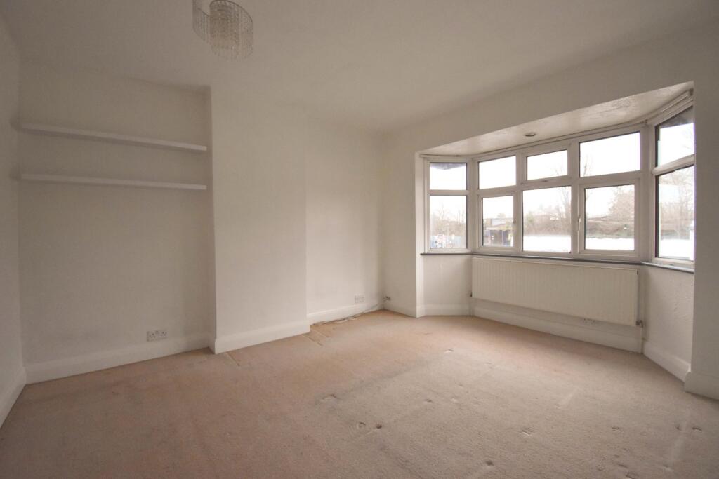 Cleveland Close, WALTON-ON-THAMES, KT12