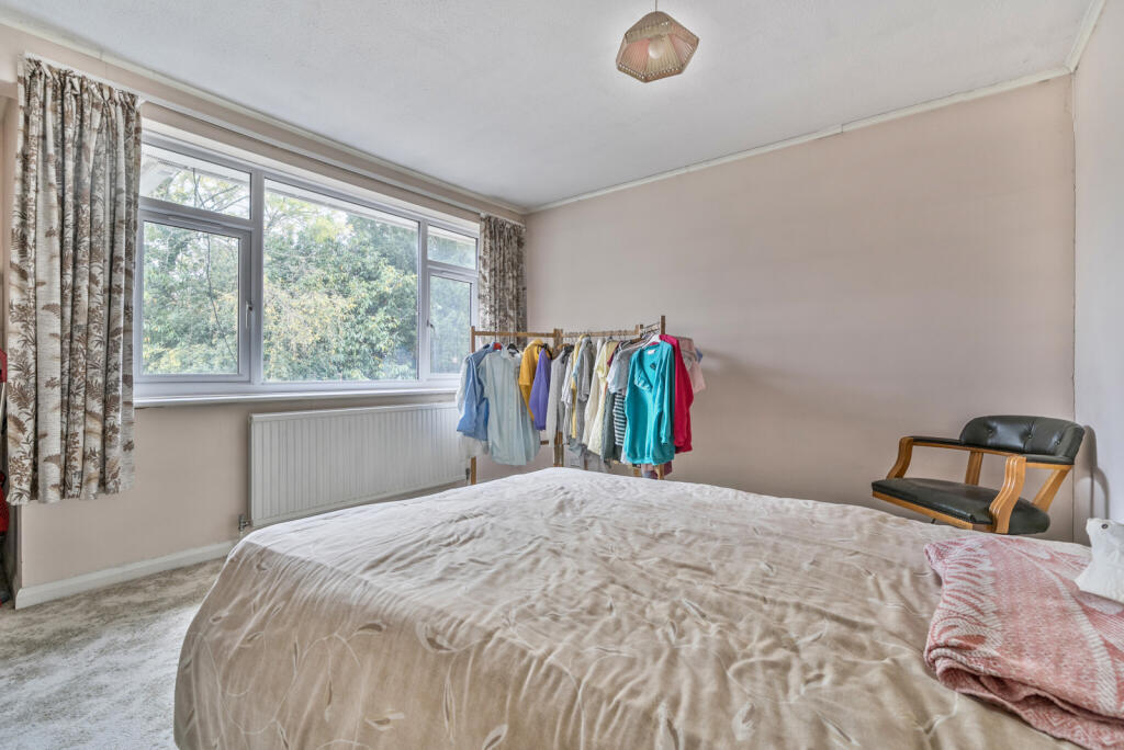 1364159-5-68ee3a9...