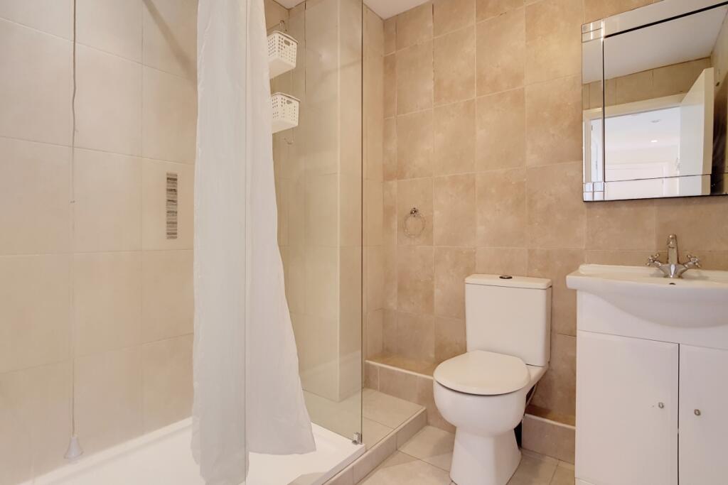 14_Bathroom_1