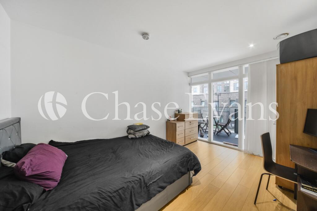 Banbury Point, Lansb