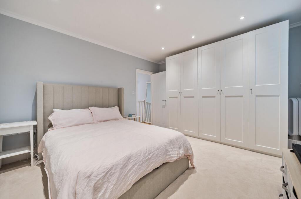 1356829-18-68dfb8...