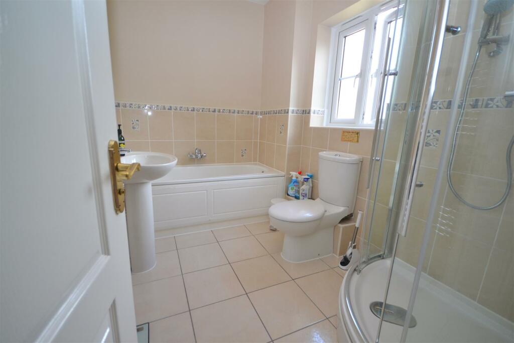 Bath/Shower Room